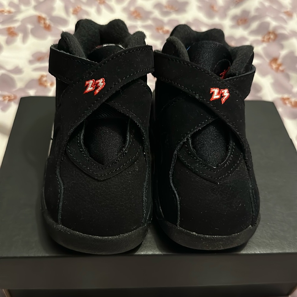 Kids Sneakers .